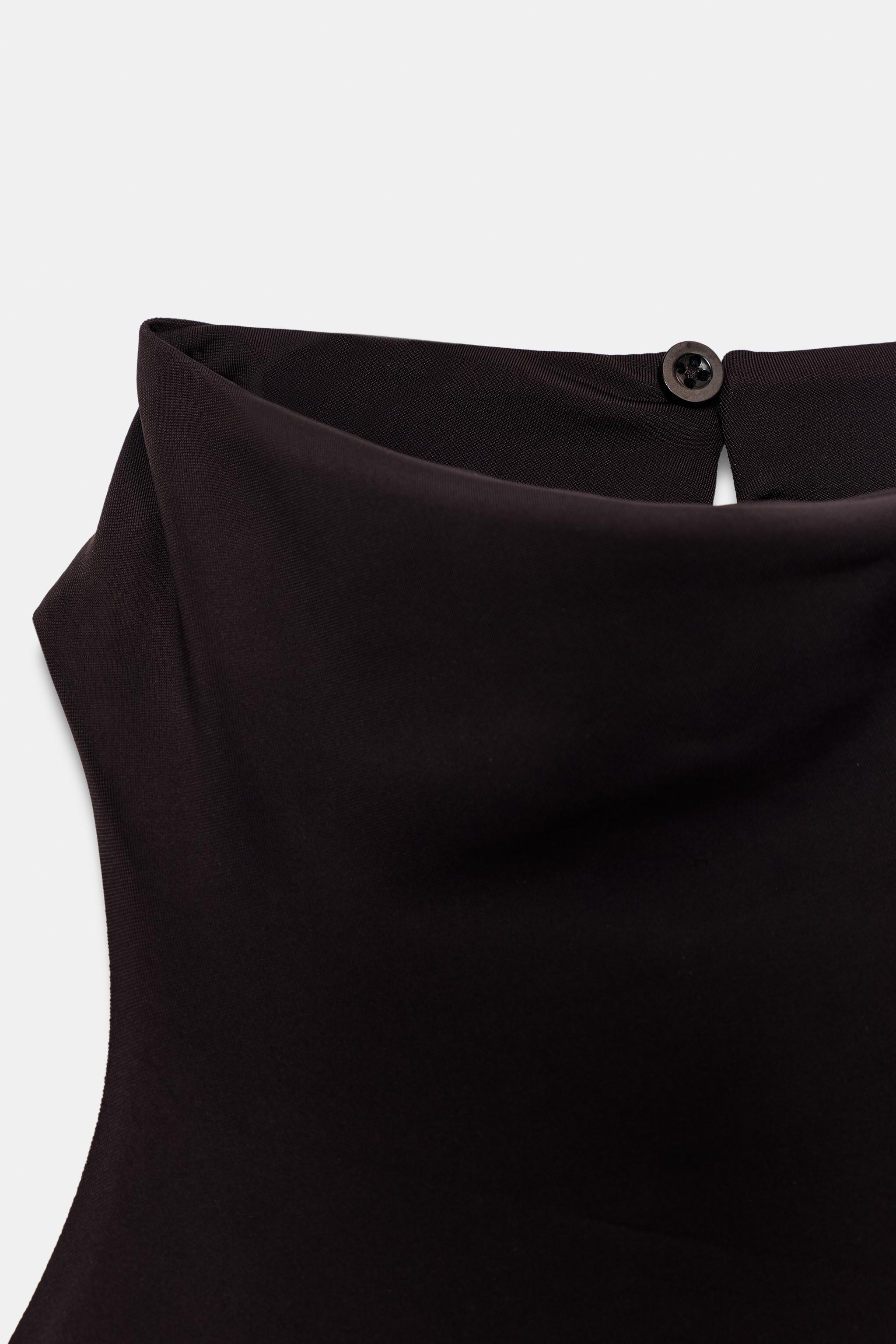 ROBE HALTER EN DENTELLE